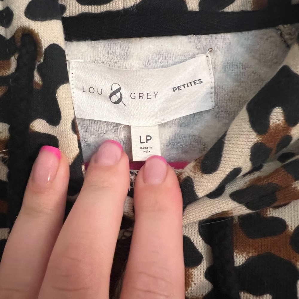 NWT Lou & Grey By Loft Brown Animal Print Hooded Sweatshirt SZ LP - Picture 4 of 6